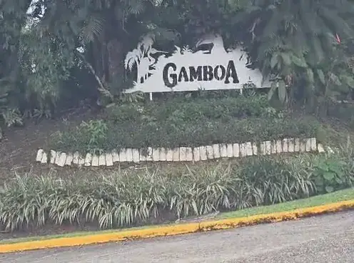 The stone sign at the entrance to Gamboa